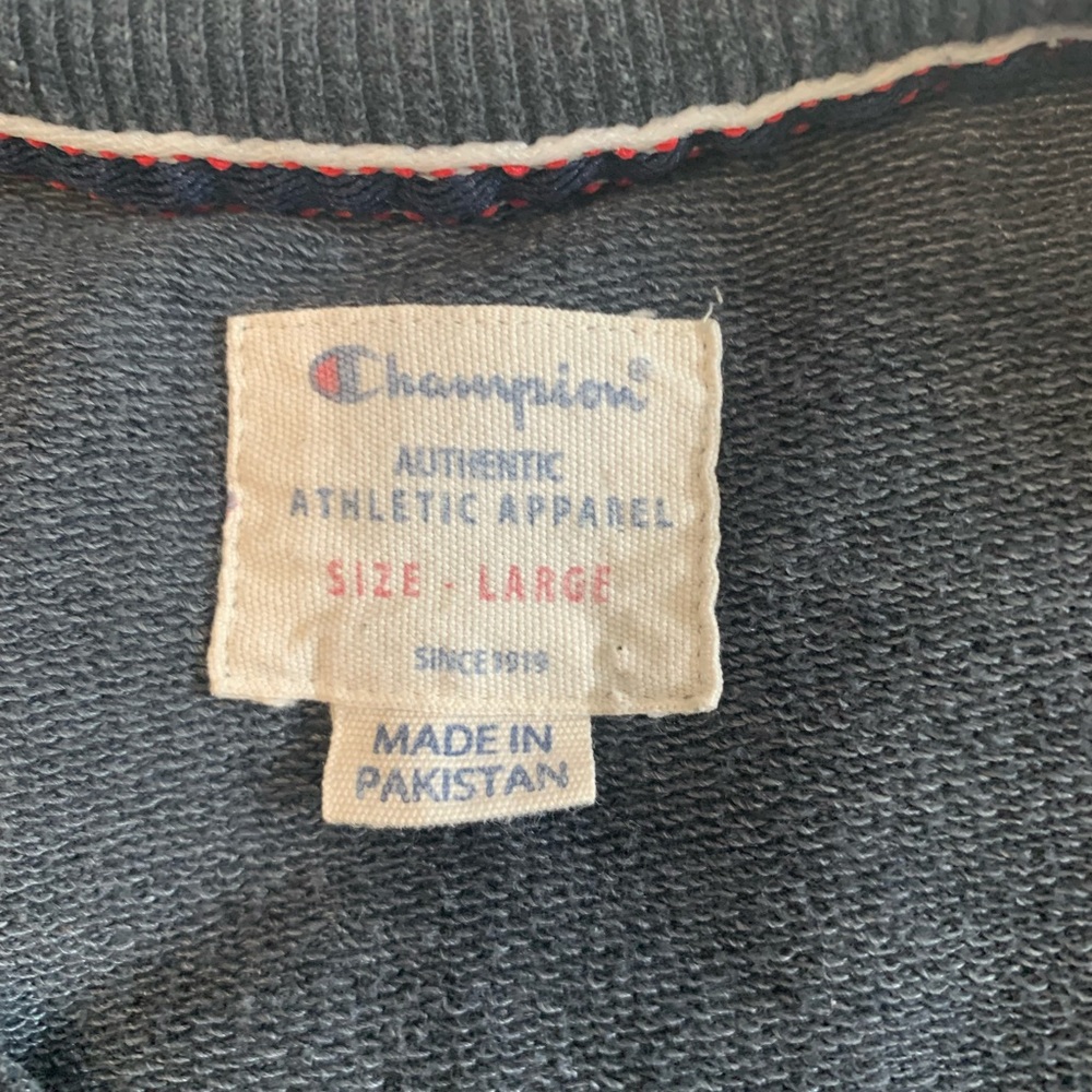 Champion Sweatshirt - Picture 6 of 16